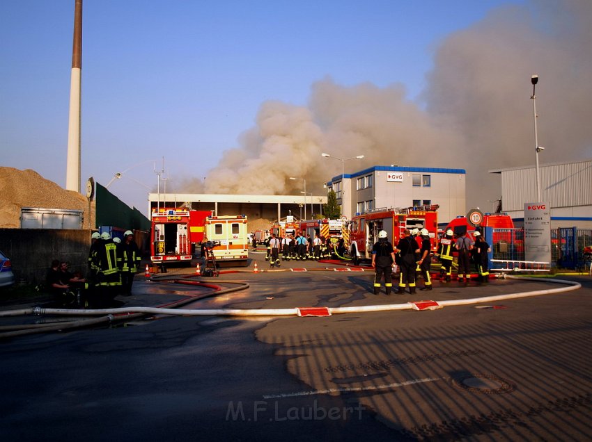 Feuer5 Koeln Niehl GVG Geestemuenderstr P226.jpg